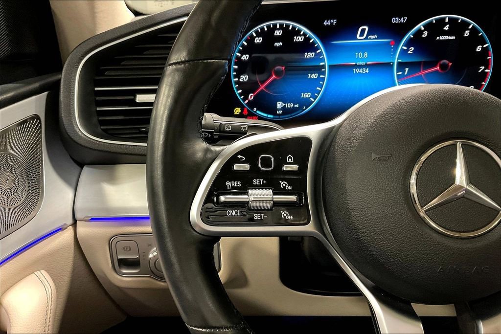 Used 2022 Mercedes-Benz GLE 350 4MATIC w/ Premium Package image 11