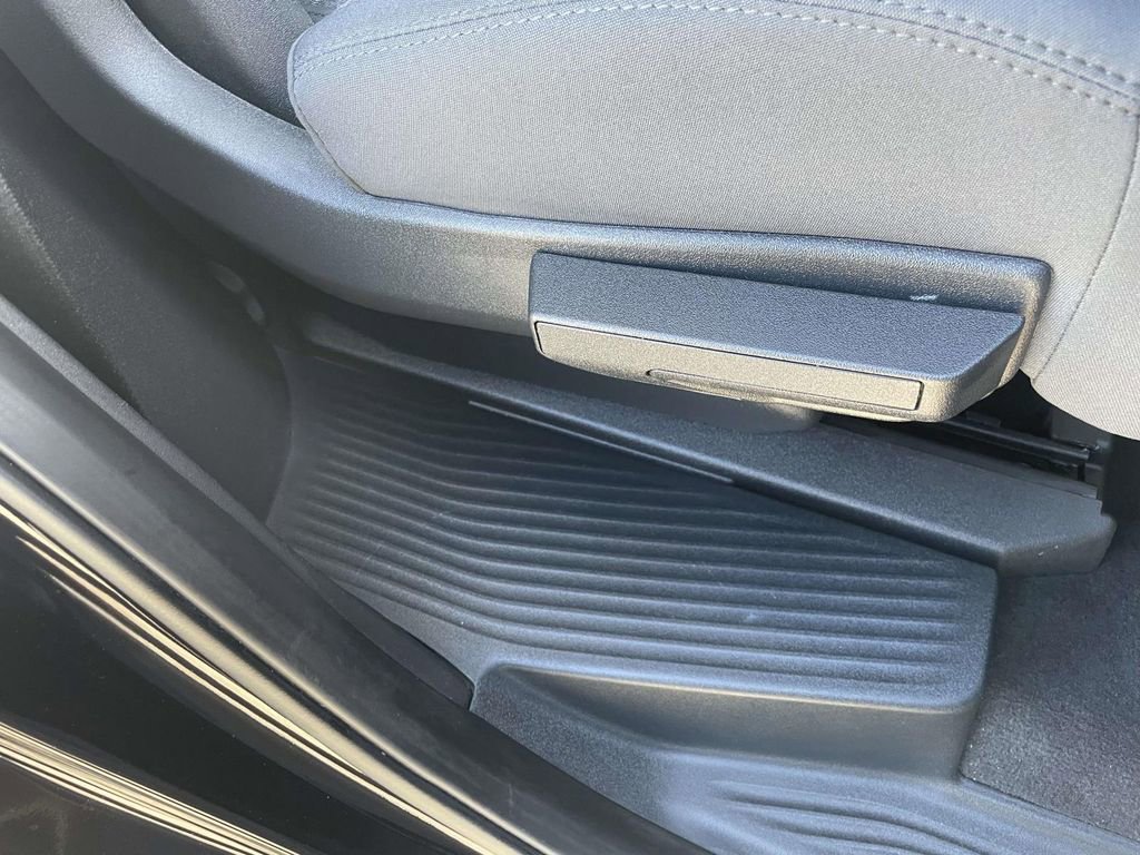 Certified 2025 Ford Expedition Active image 26