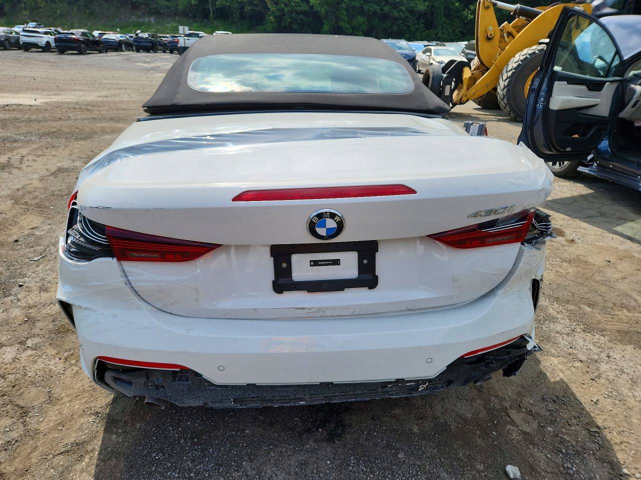 Used 2027 BMW 430i Convertible w/ M Sport Package RWD image 4