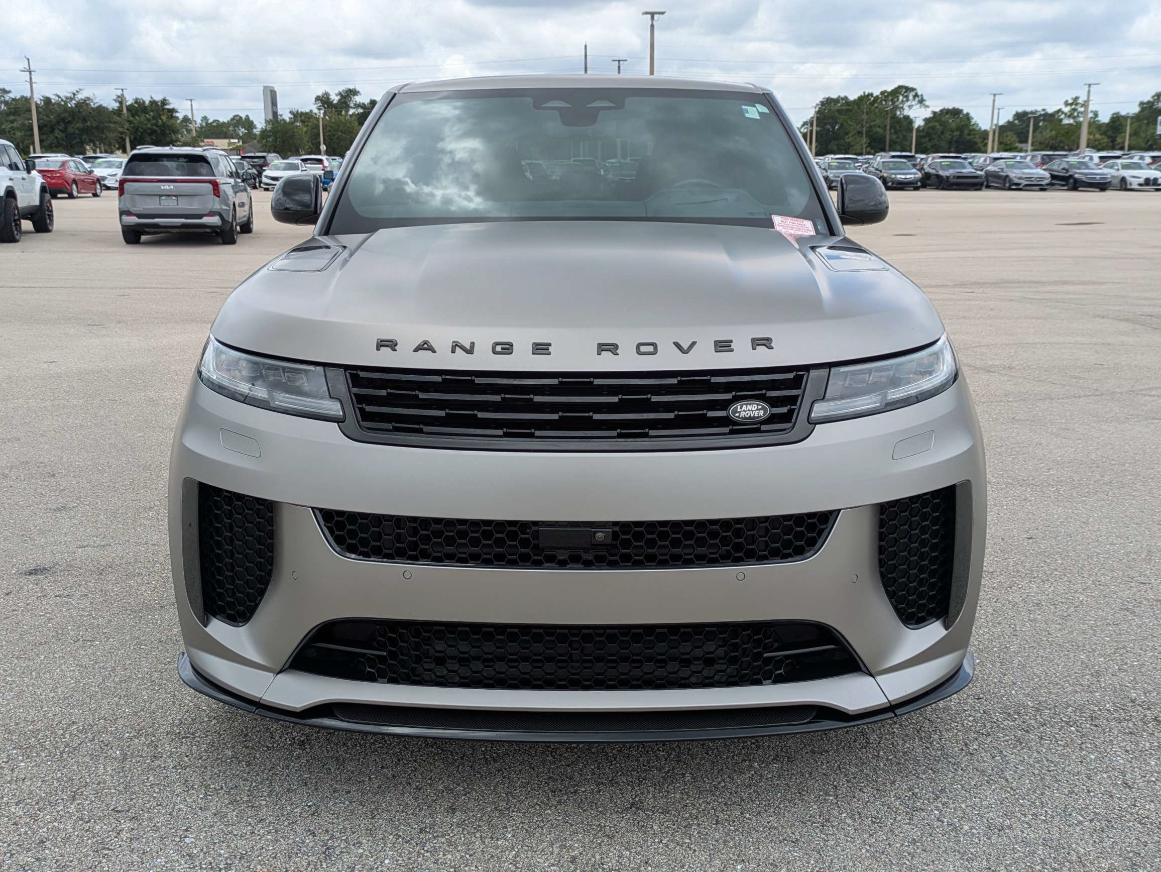 Used 2024 Land Rover Range Rover Sport AWD/4WD image 3
