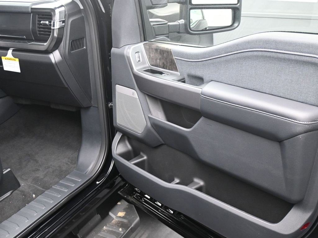 New 2026 Ford F350 Lariat w/ Black Appearance Package image 2
