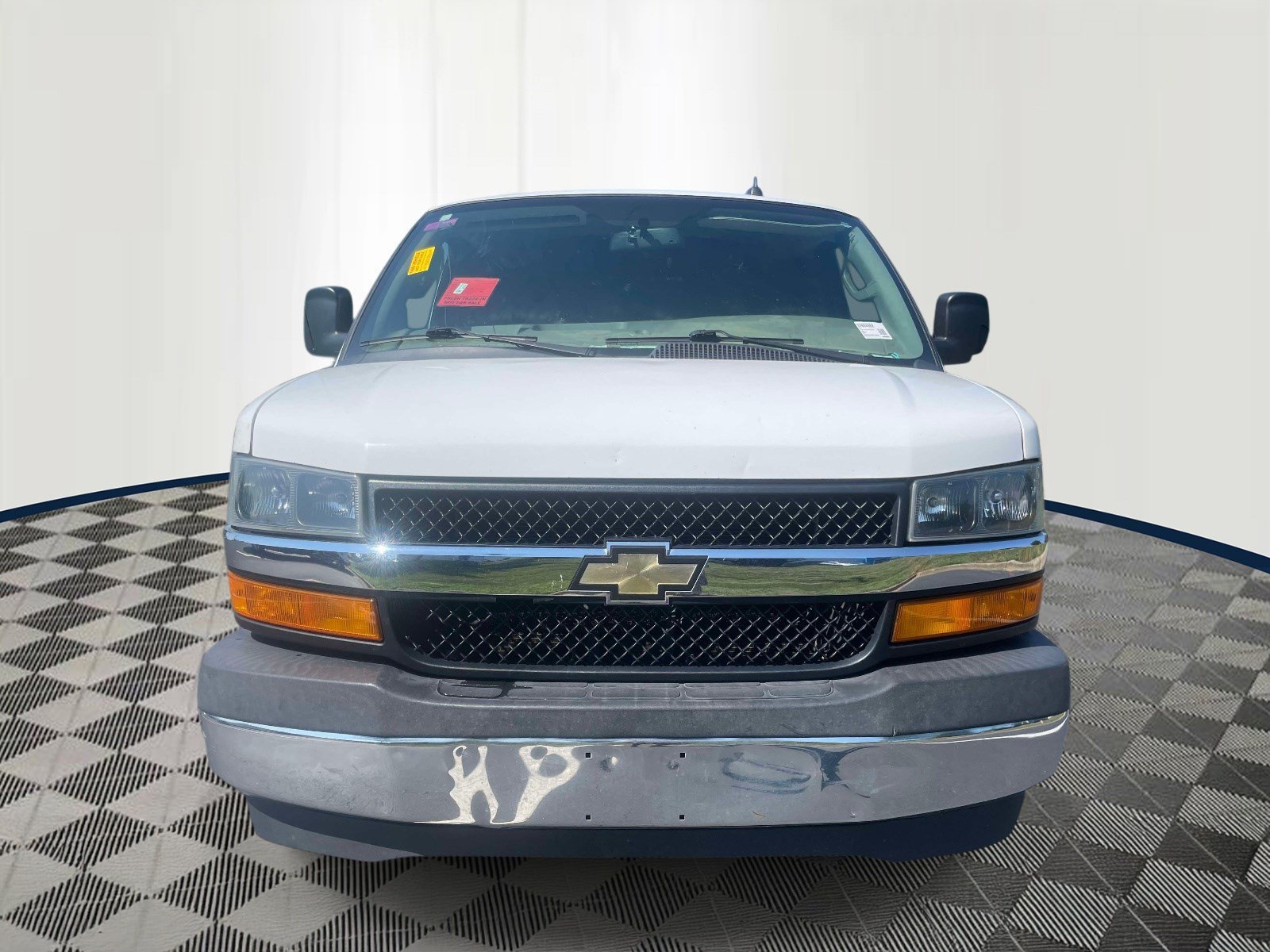 Used 2019 Chevrolet Express 2500 w/ Driver Convenience Package RWD image 2