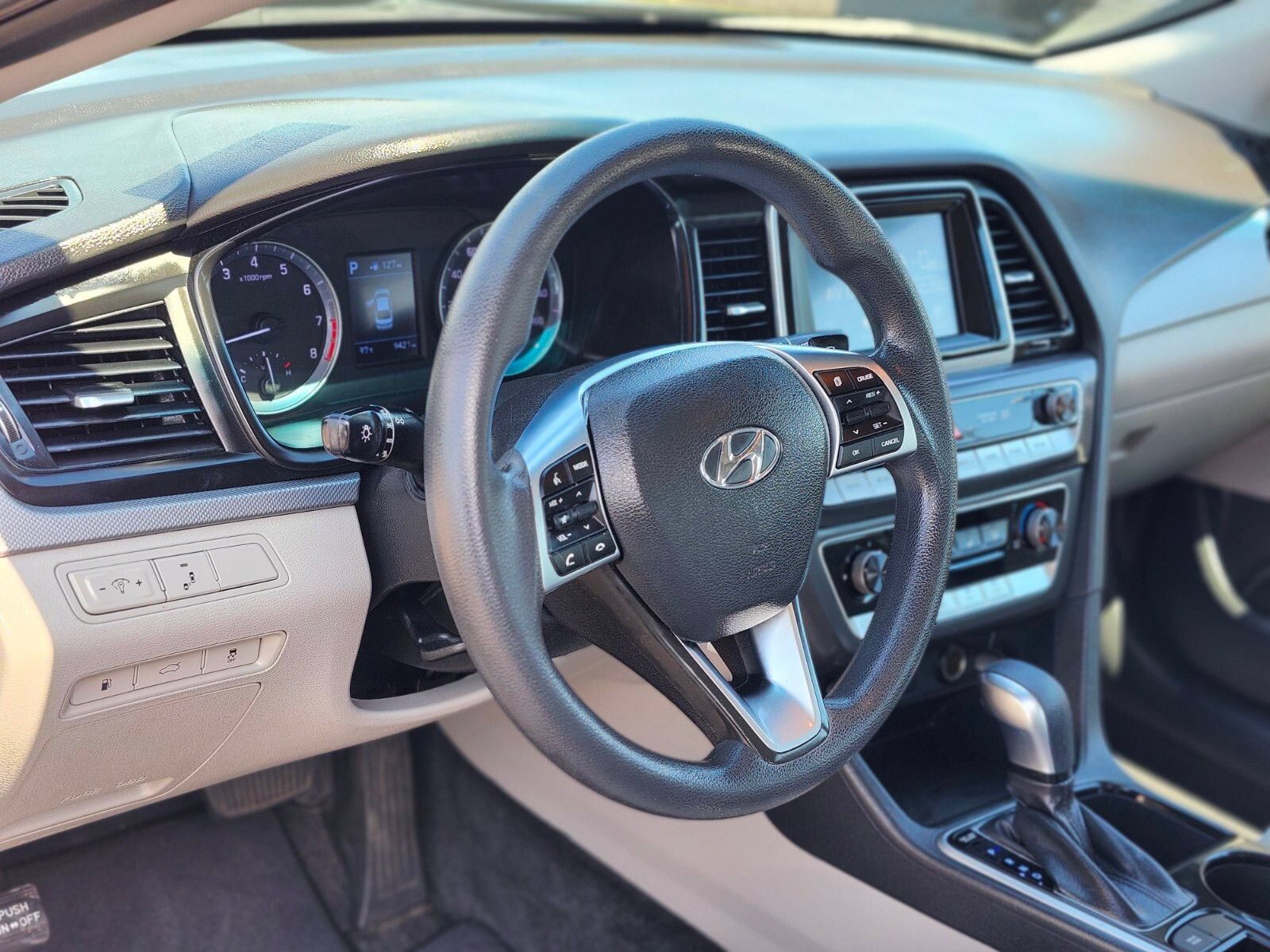 Used 2019 Hyundai Sonata SE FWD image 18