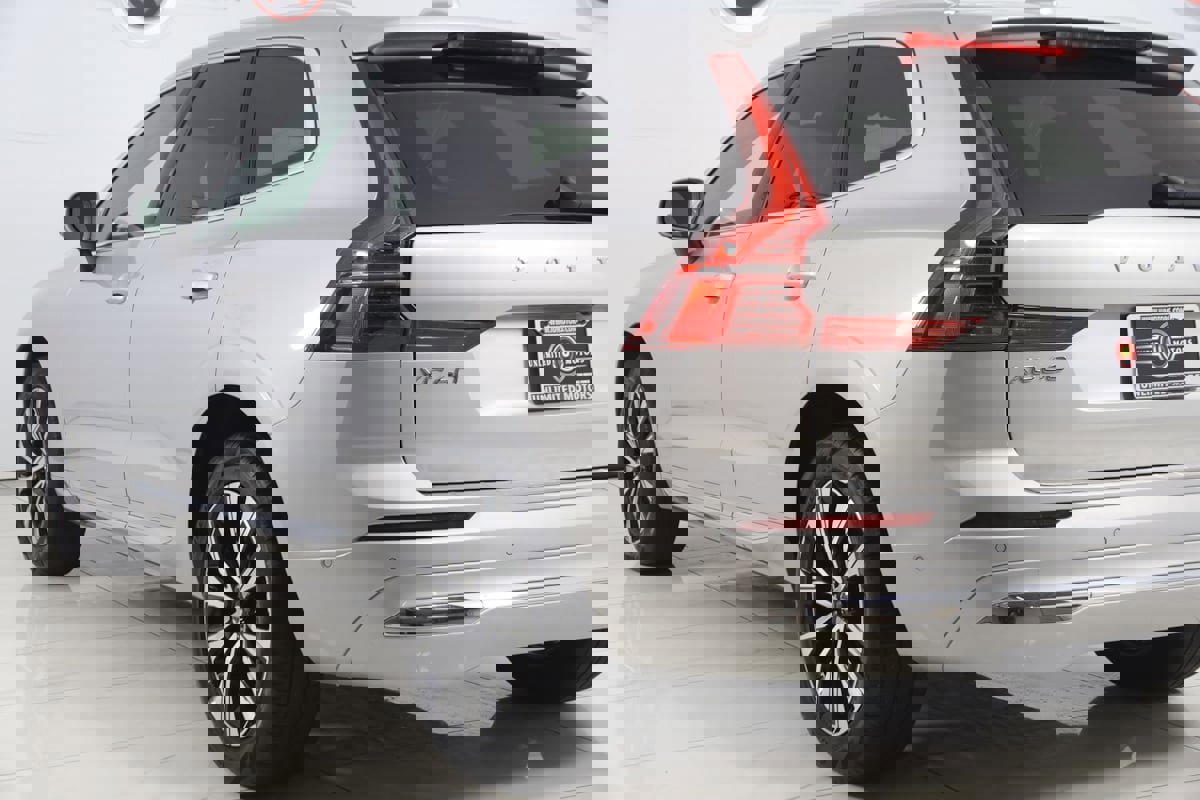 Used 2023 Volvo XC60 B5 Plus image 24