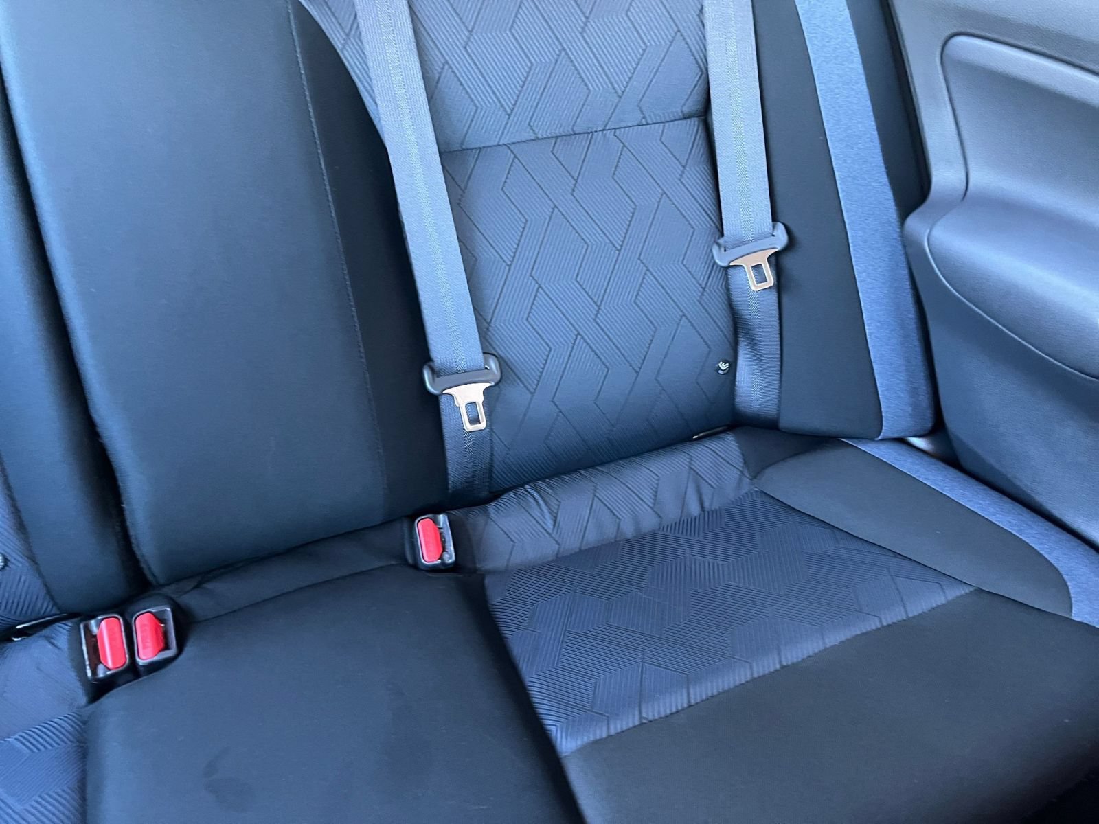 Used 2025 Nissan Versa SV FWD image 31
