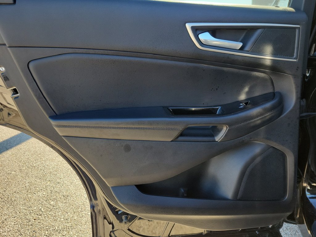 Used 2019 Ford Edge SEL AWD/4WD image 10