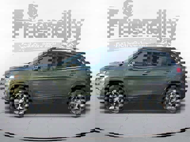 Used 2019 Jeep Cherokee Limited w/ Luxury Group image 2