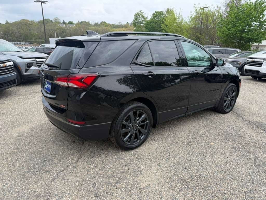 Used 2023 Chevrolet Equinox RS w/ RS Leather Package AWD/4WD image 6