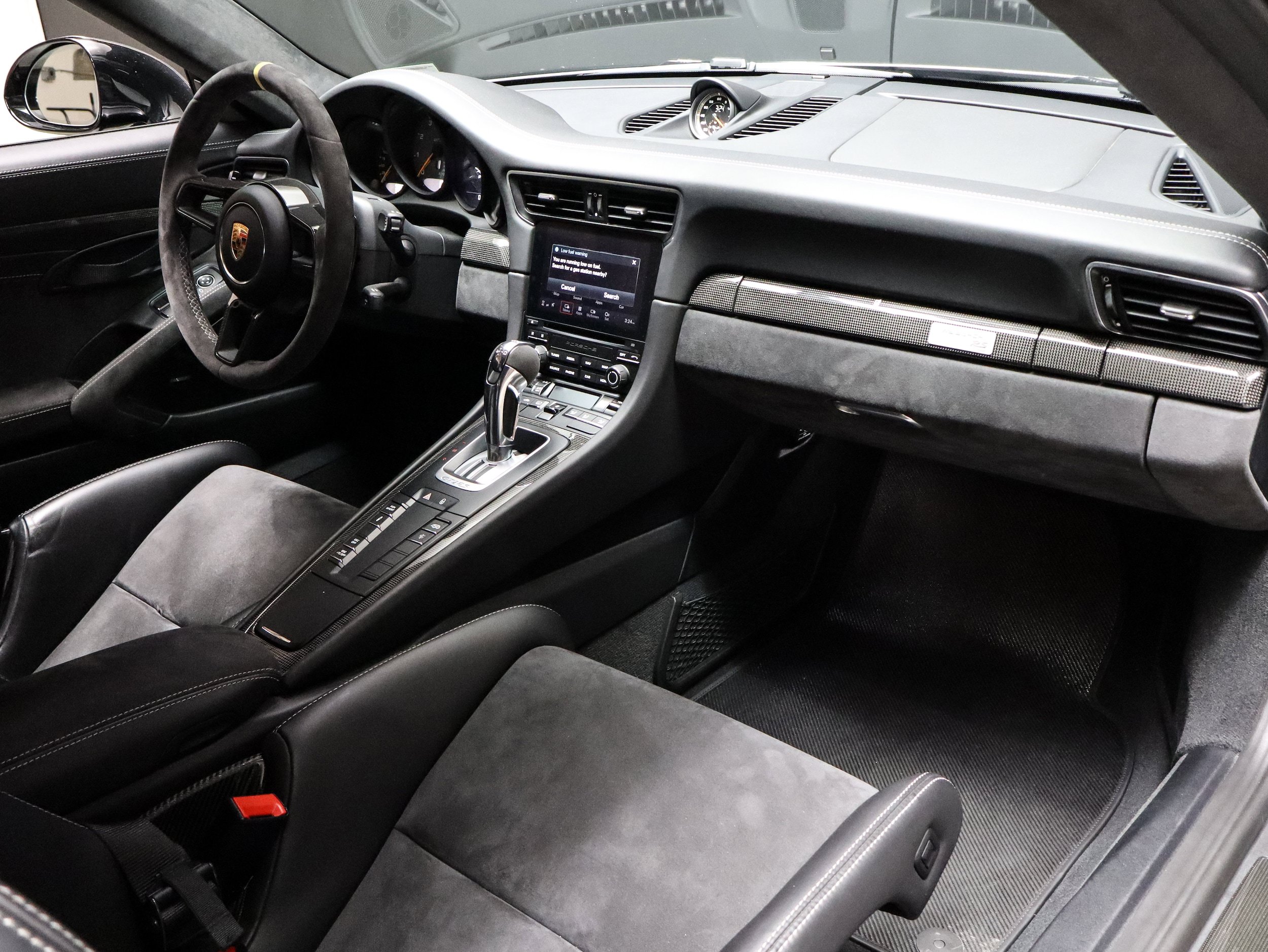 Certified 2018 Porsche 911 GT2 RS RWD image 30