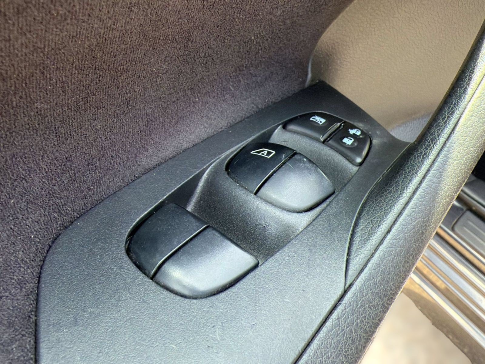Used 2013 Nissan Altima 2.5 S FWD image 13