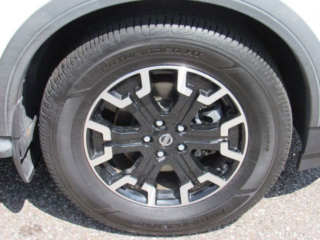 Used 2020 Nissan Pathfinder SL FWD image 11