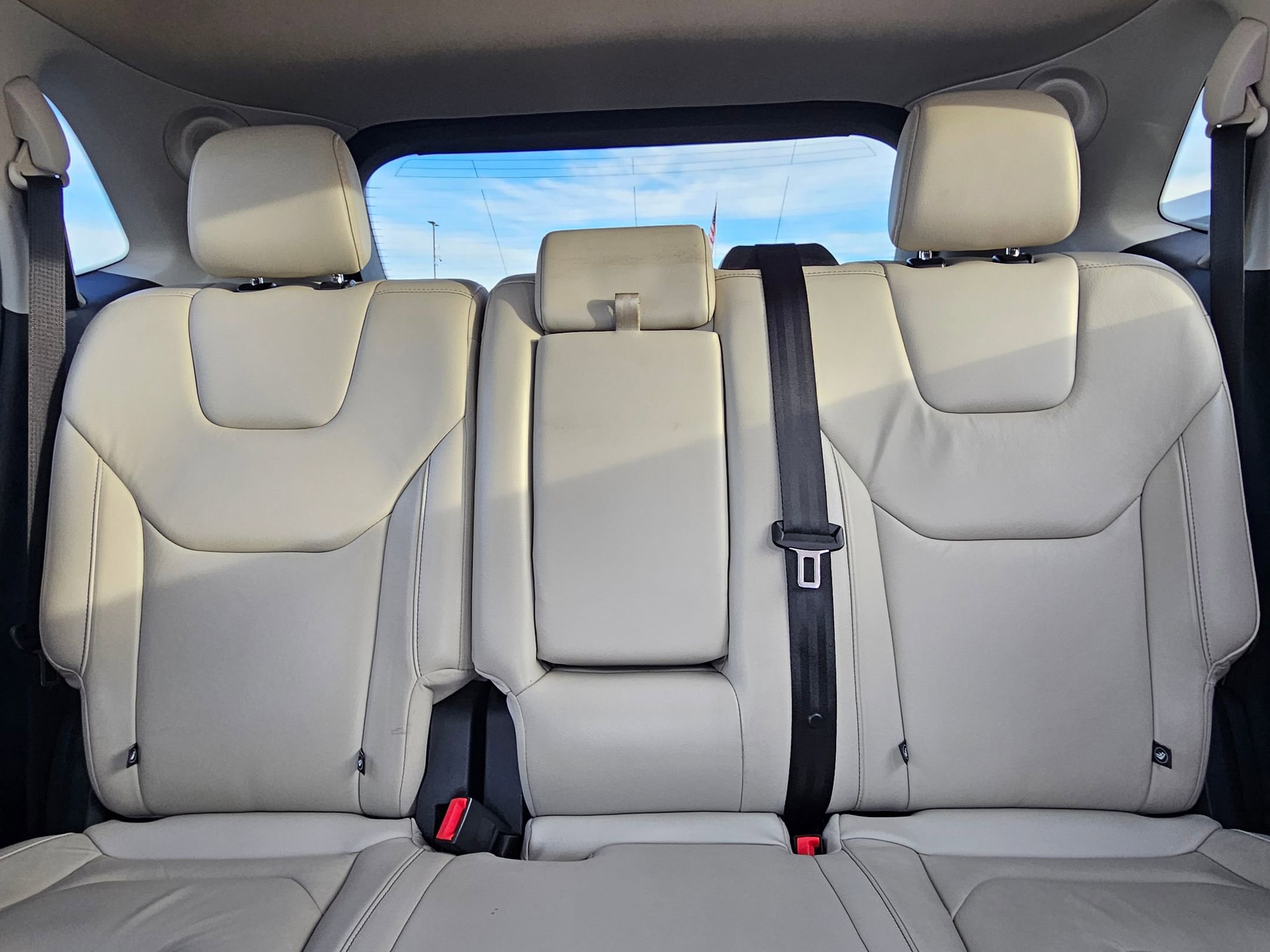 Used 2020 Ford Edge Titanium image 25