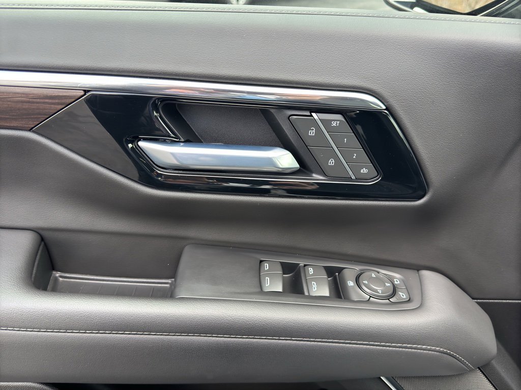 Used 2025 Chevrolet Tahoe LT image 24