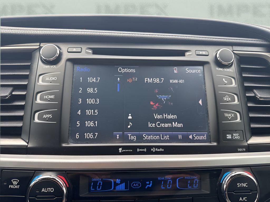 Used 2017 Toyota Highlander XLE FWD image 19