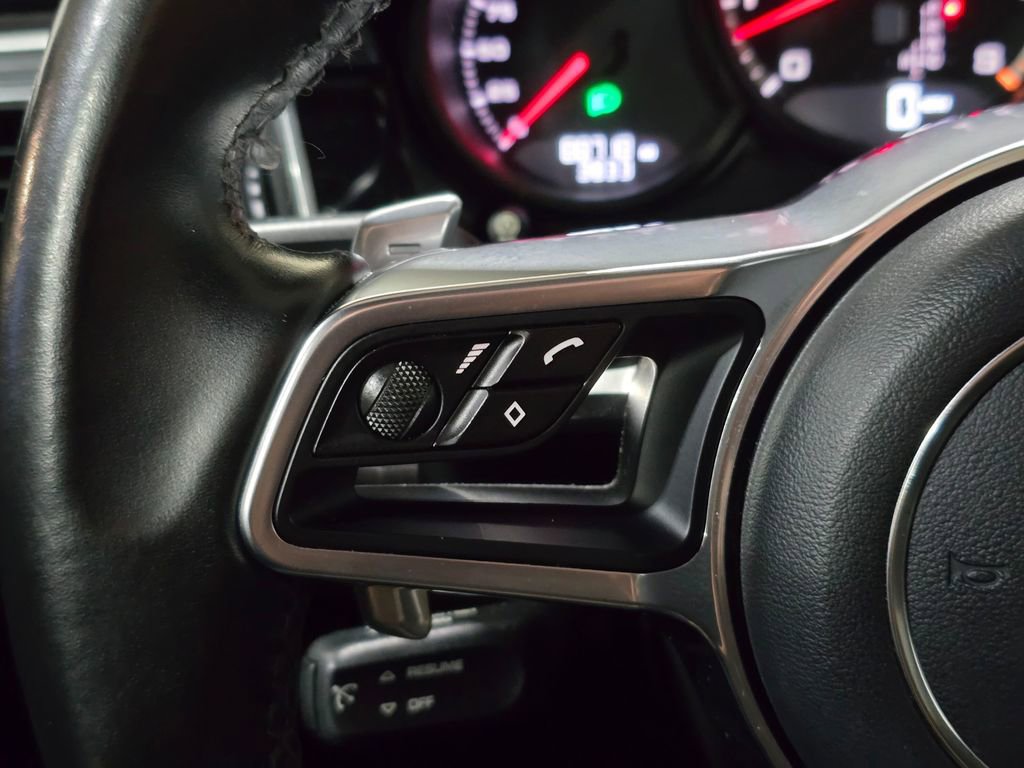 Used 2017 Porsche Macan Turbo image 22