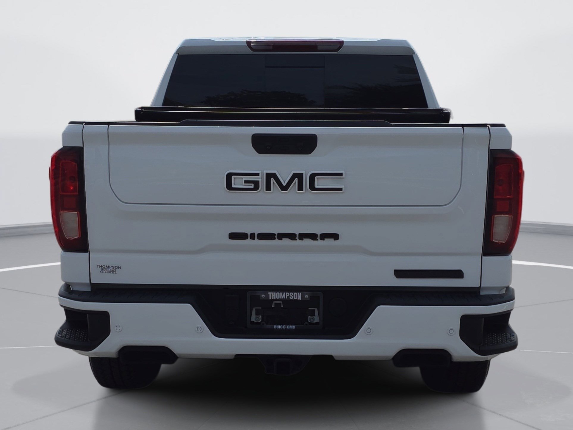Used 2022 GMC Sierra 1500 Elevation w/ Elevation Premium Package AWD/4WD image 4