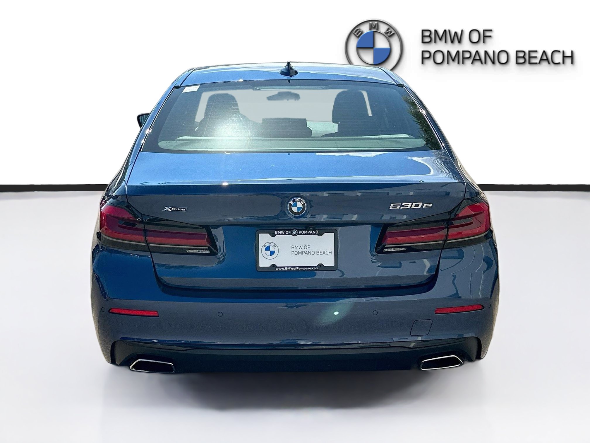 Certified 2023 BMW 530e xDrive w/ Premium Package AWD/4WD image 6