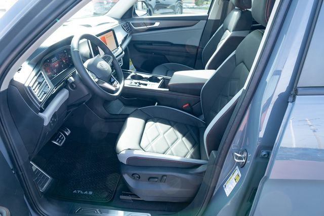 New 2026 Volkswagen Atlas Peak Edition image 17