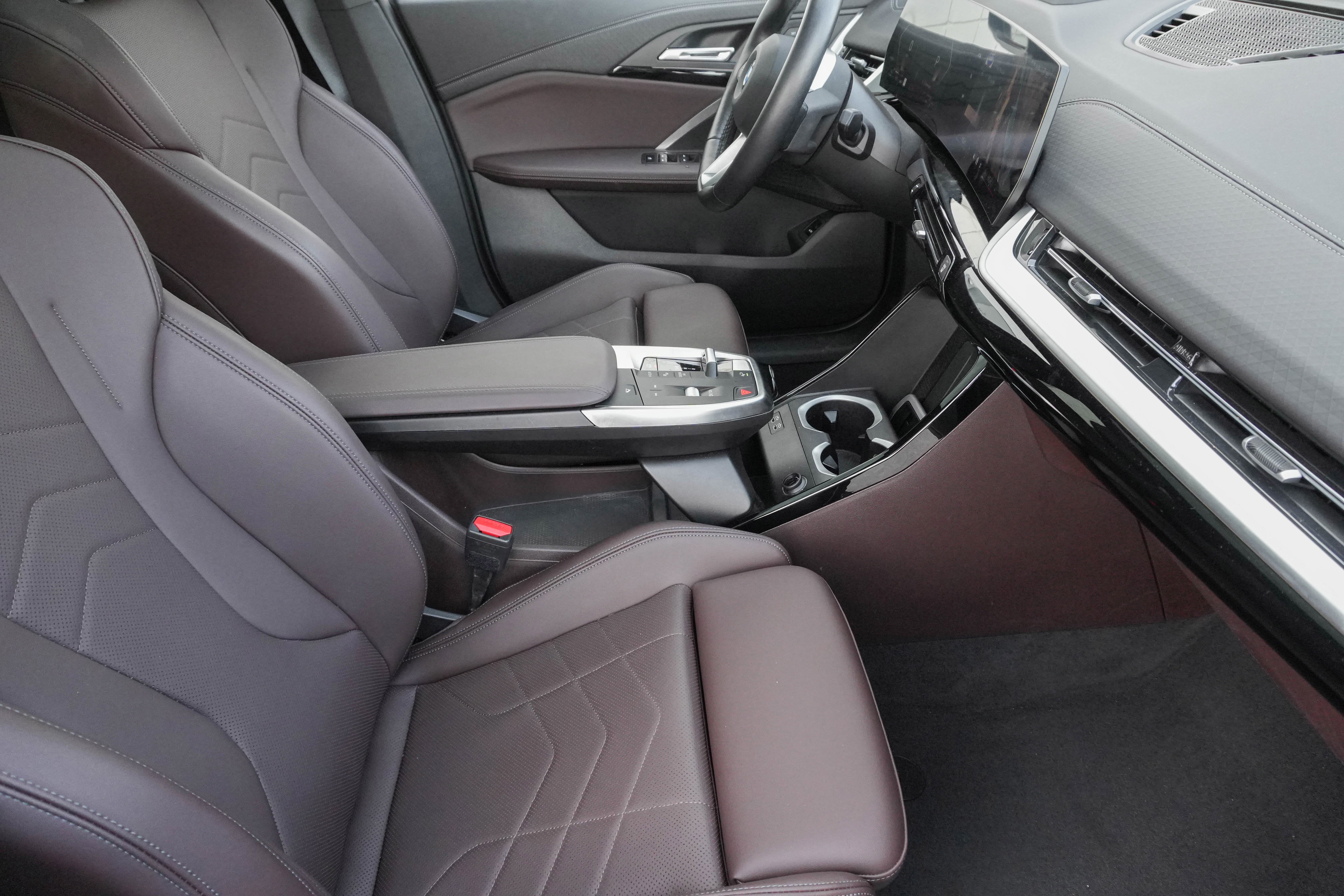 Certified 2025 BMW X2 xDrive28i image 13