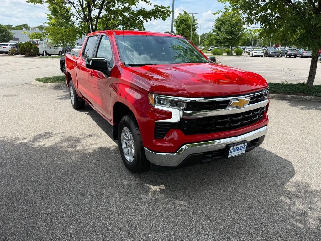 Used 2025 Chevrolet Silverado 1500 LT AWD/4WD image 7