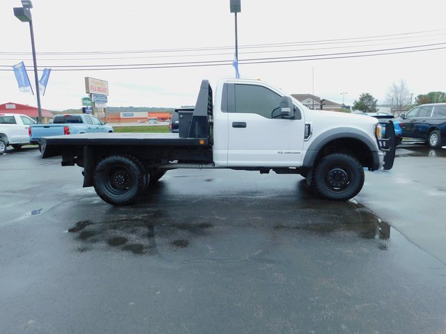 Used 2017 Ford F550 4x4 Regular Cab Super Duty image 5
