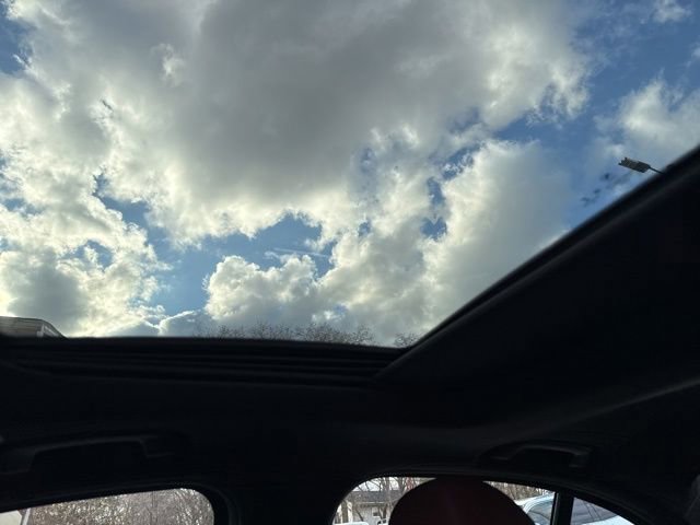 Used 2022 BMW 330e xDrive w/ Premium Package image 31