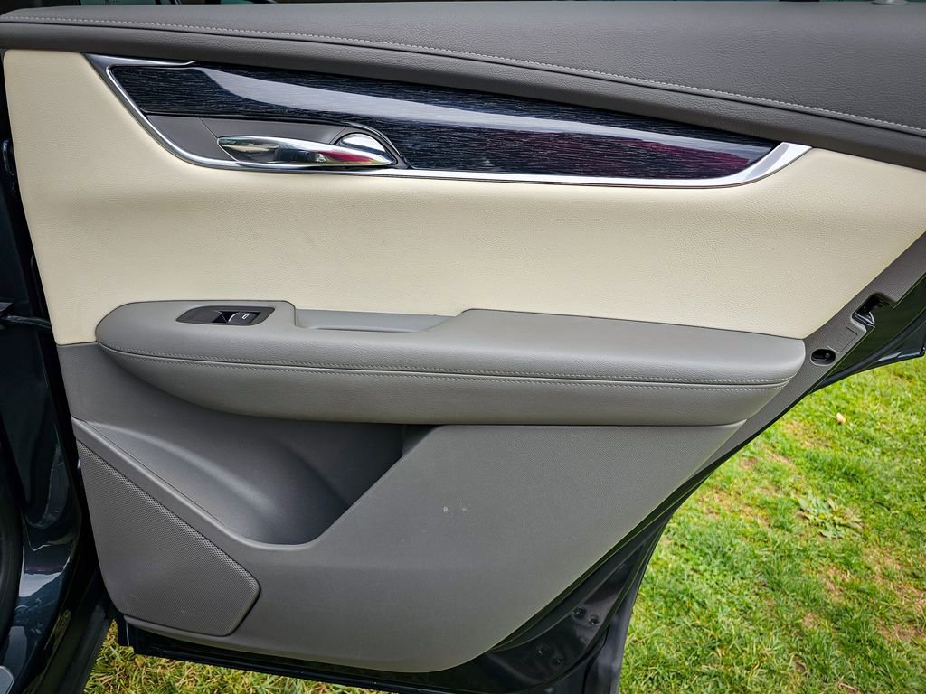 Used 2021 Cadillac XT6 Premium Luxury w/ LPO, Floor Liner Package image 43