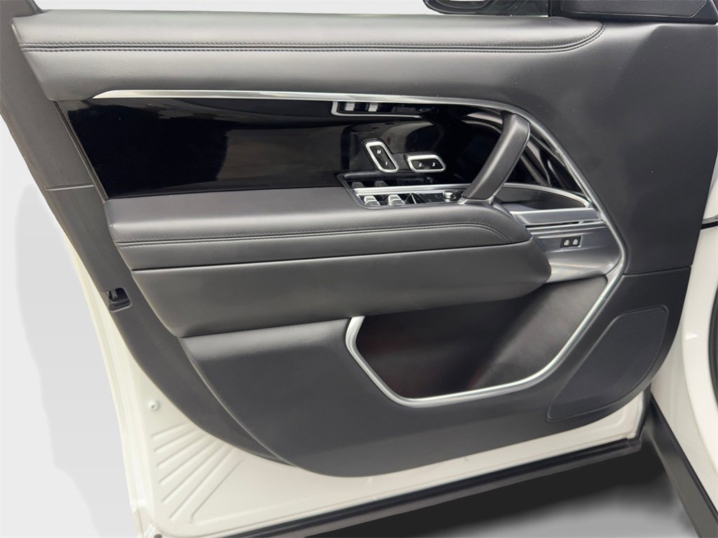 Used 2023 Land Rover Range Rover SE image 30