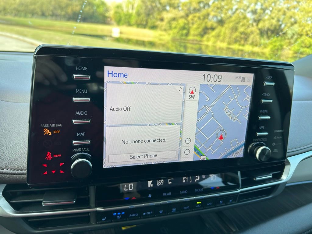 Used 2023 Toyota Sienna Platinum image 26