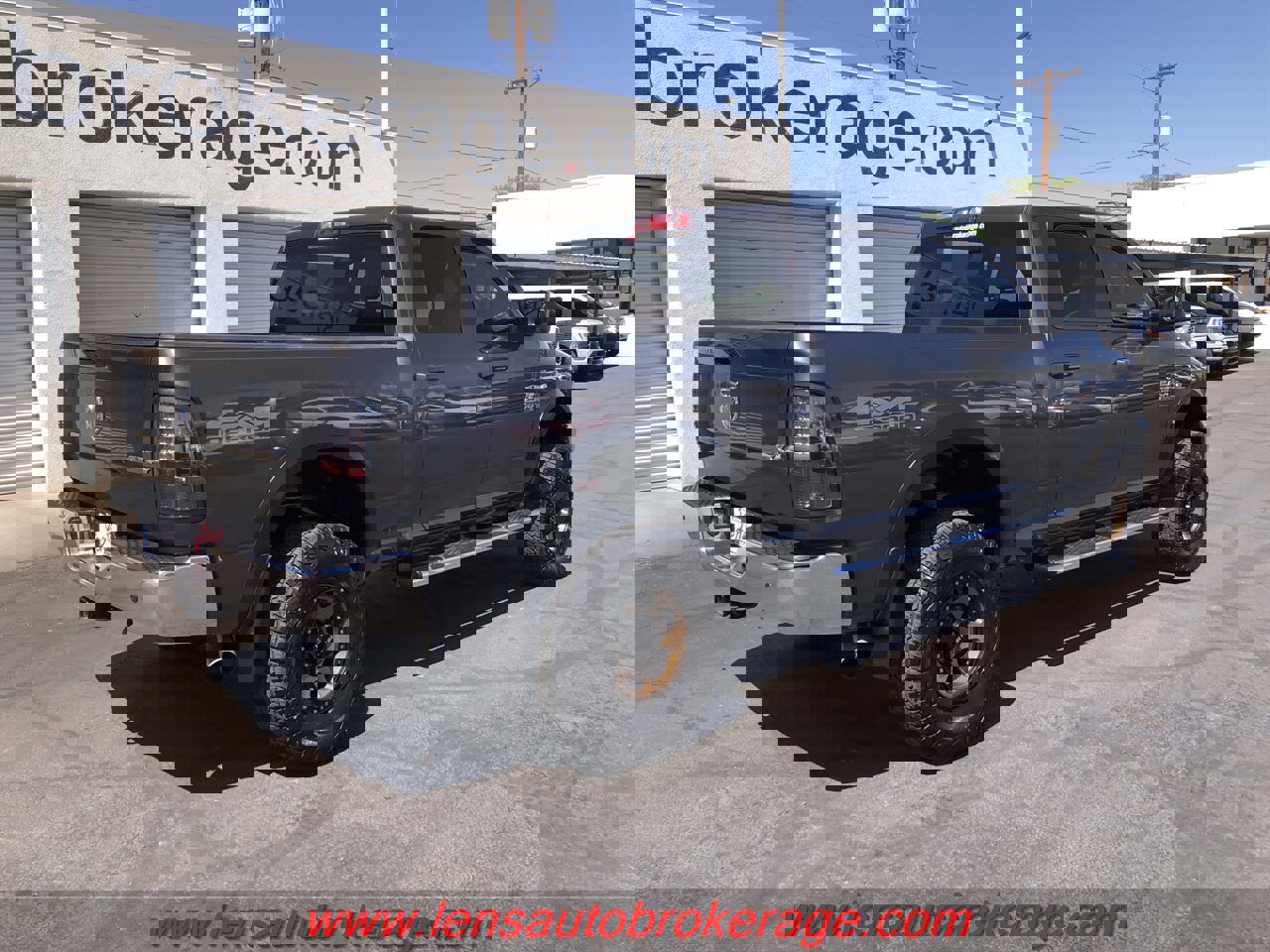 Used 2018 RAM 2500 Tradesman w/ Chrome Appearance Group image 9