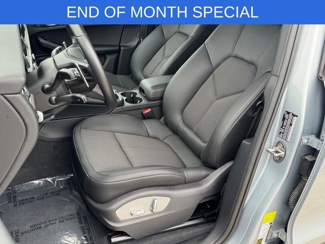 Used 2025 Porsche Macan image 16