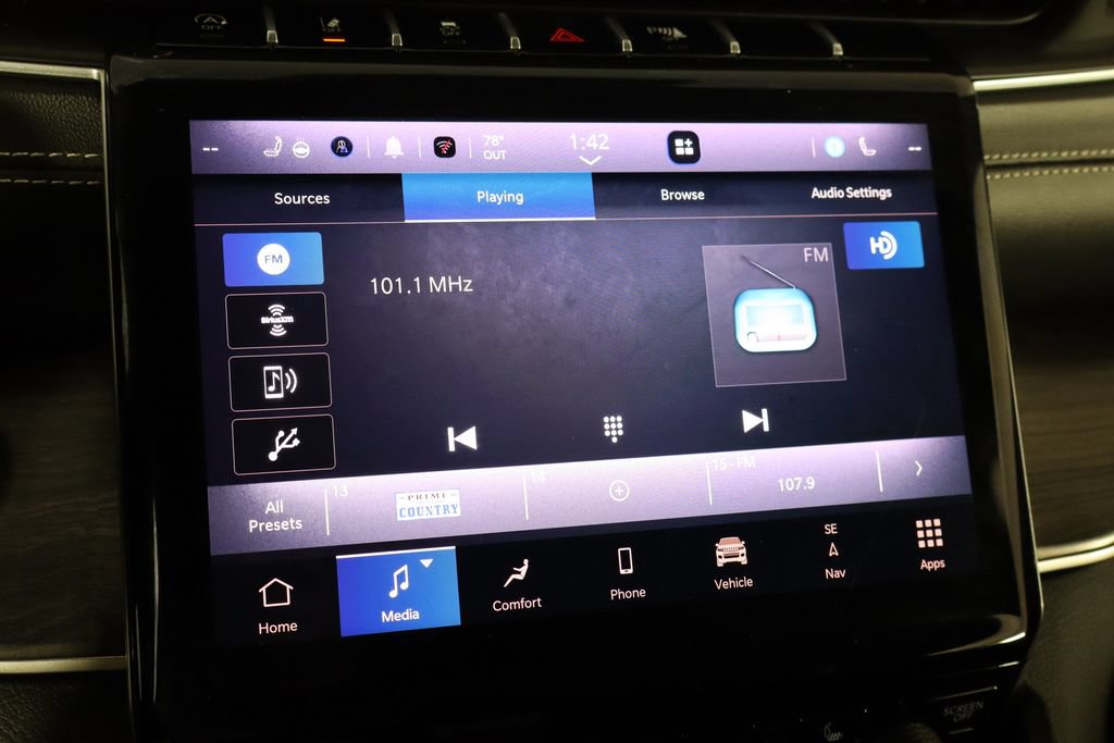 Used 2025 Jeep Grand Cherokee L Limited AWD/4WD image 30