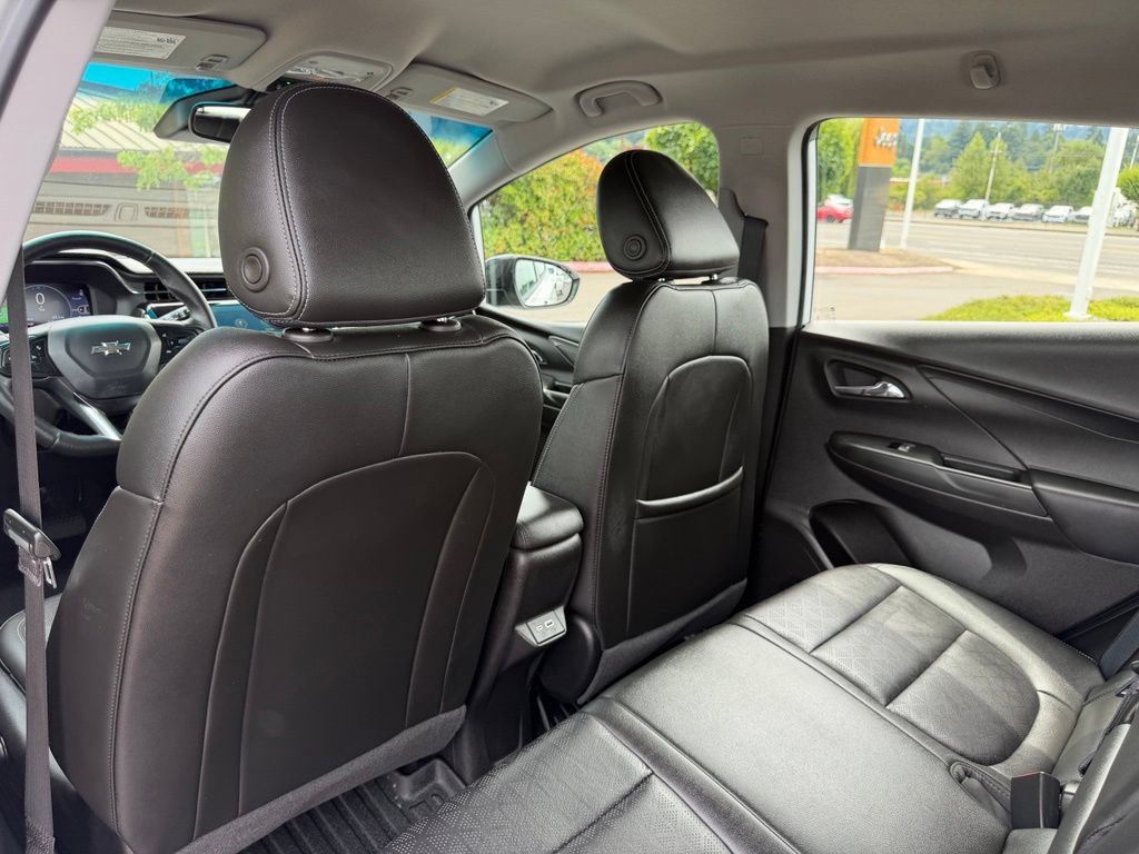 Used 2023 Chevrolet Bolt LT w/ Infotainment Package FWD image 32