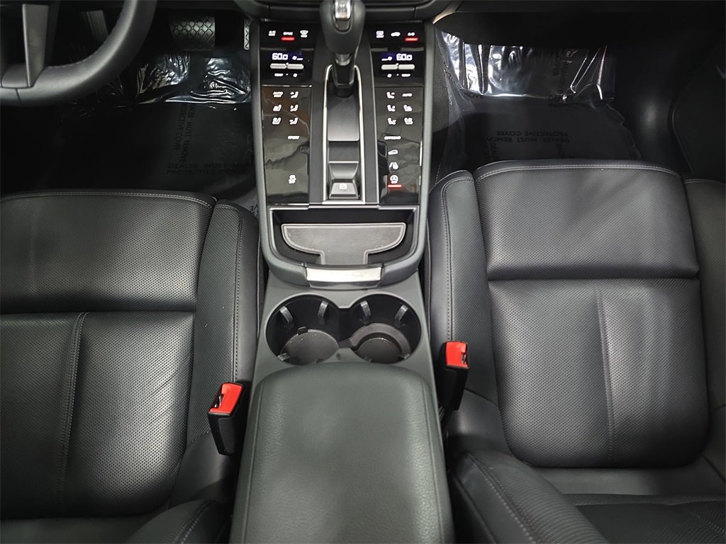 Used 2025 Porsche Macan image 20