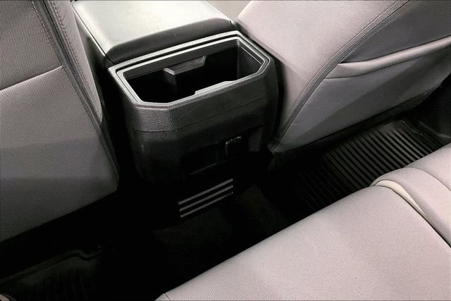 Used 2025 Toyota Tacoma SR5 AWD/4WD image 32