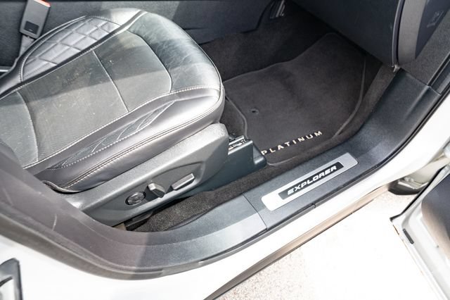 Used 2019 Ford Explorer Platinum AWD/4WD image 46
