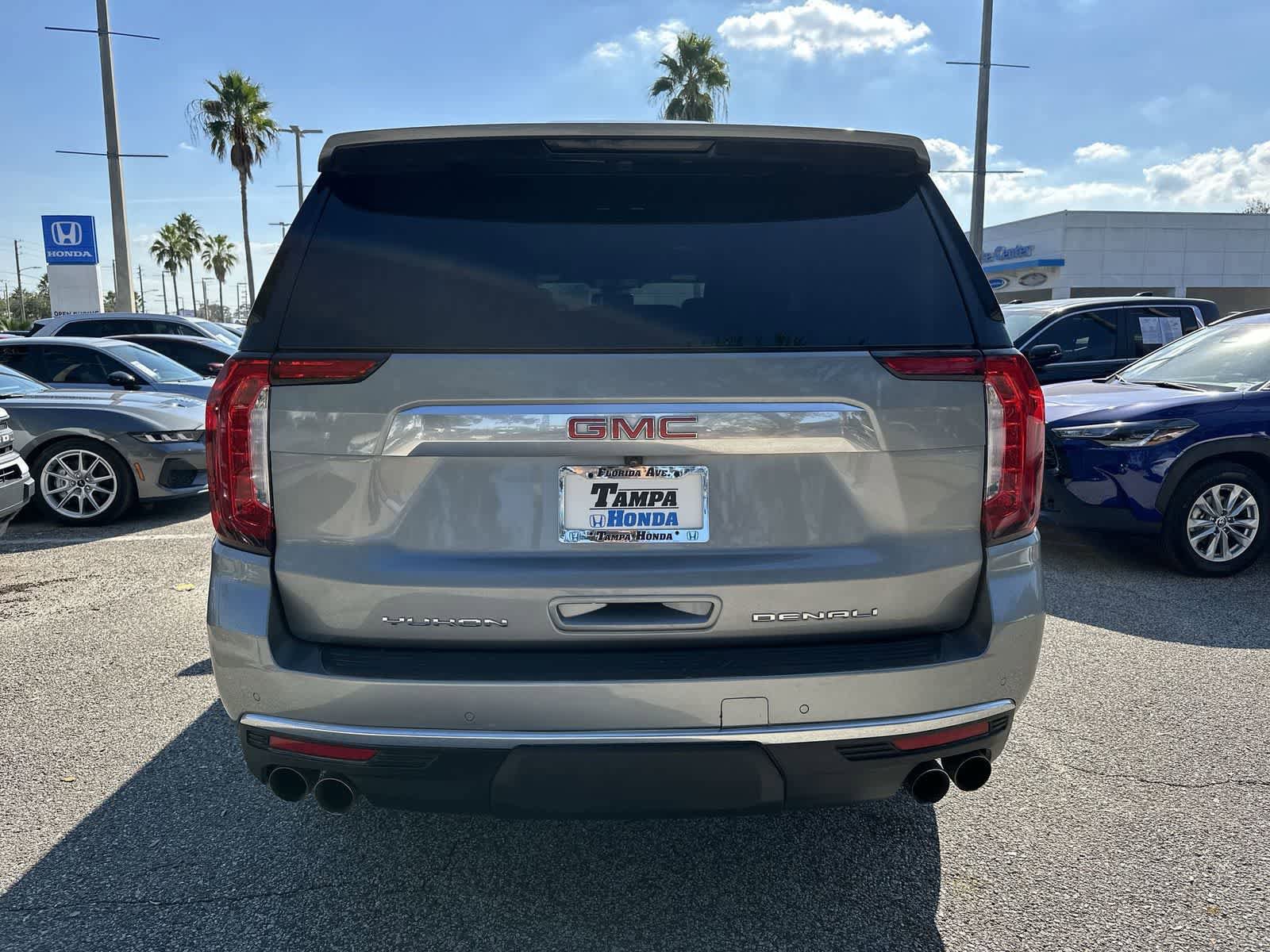 Used 2023 GMC Yukon XL Denali image 5