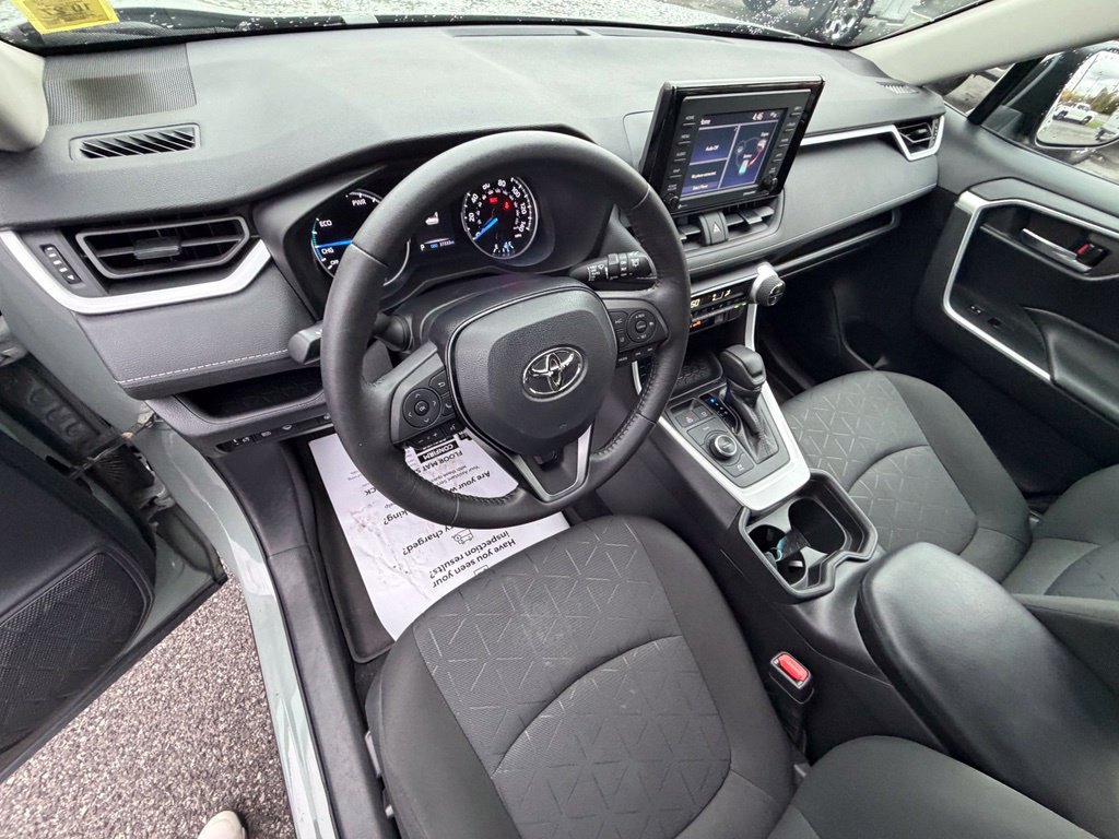 Used 2021 Toyota RAV4 XLE w/ XLE Grade Weather Package AWD/4WD image 12