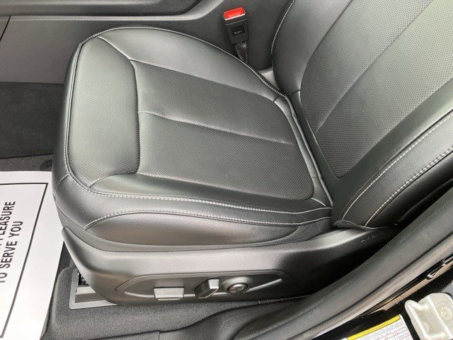 Certified 2025 Jeep Grand Cherokee Limited w/ Luxury Tech Group II image 11