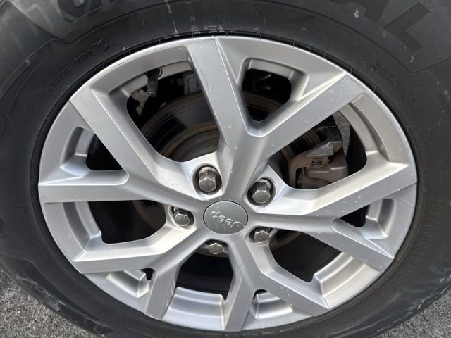 Used 2022 Jeep Grand Cherokee Limited image 8