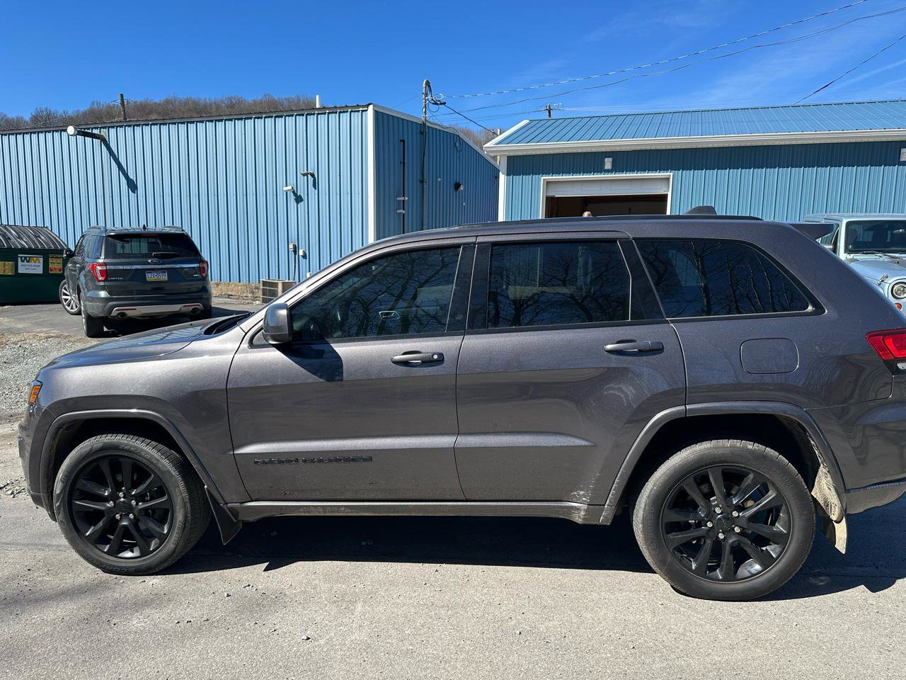 Used 2019 Jeep Grand Cherokee Altitude AWD/4WD image 8