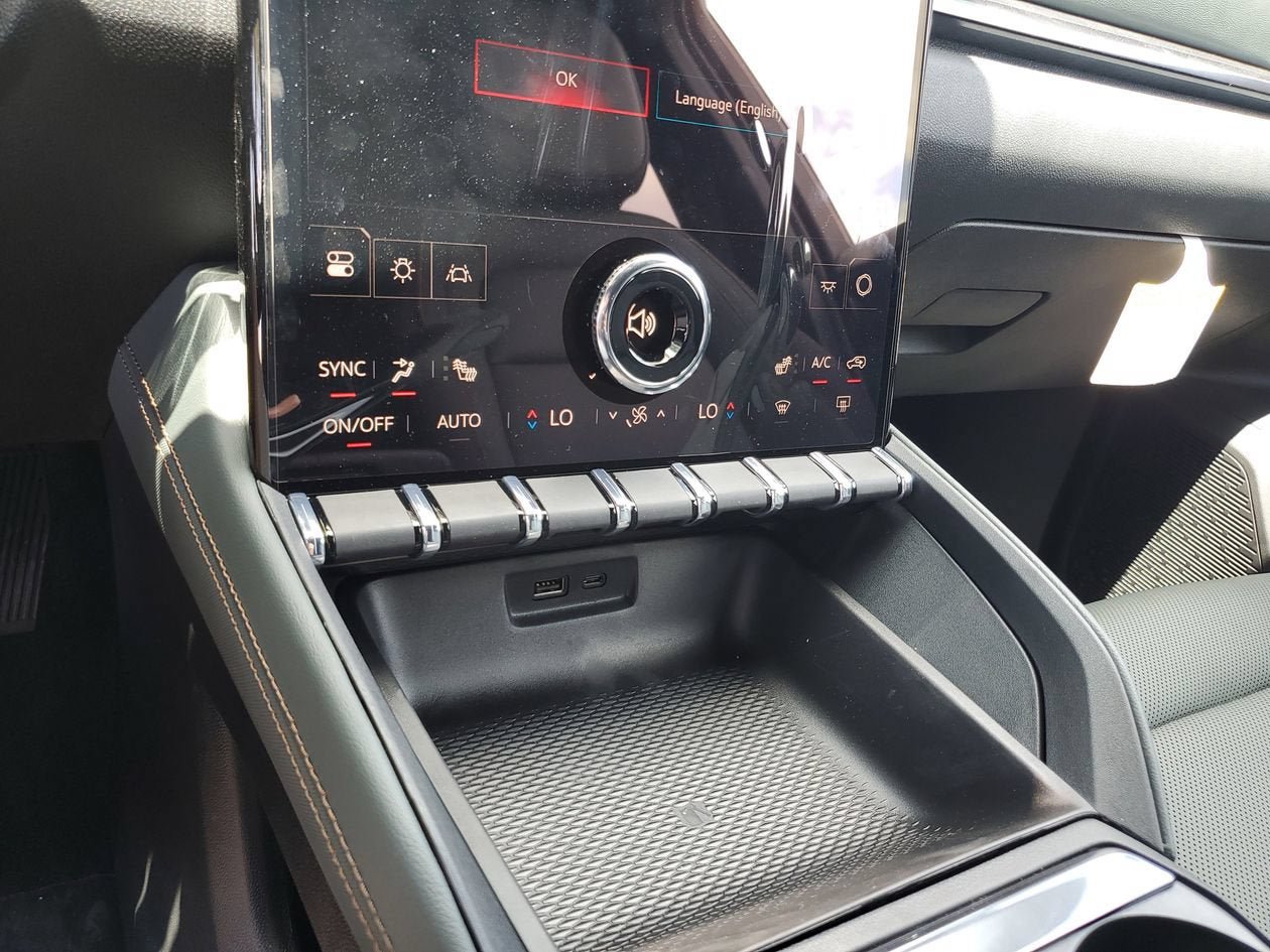 New 2026 GMC Terrain AT4 w/ Technology Package II AWD/4WD image 23