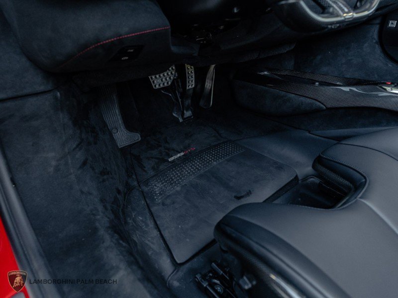 Used 2025 Ferrari 296 GTS image 32