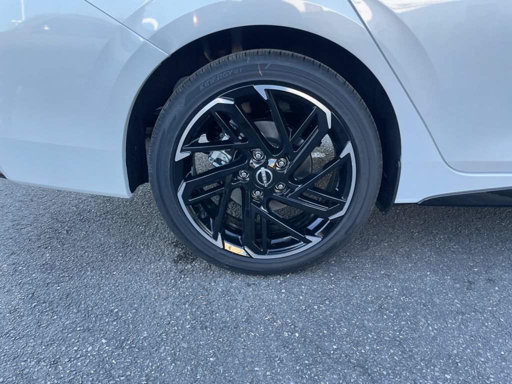 New 2026 Nissan Sentra SR w/ SR Premium Package FWD image 37