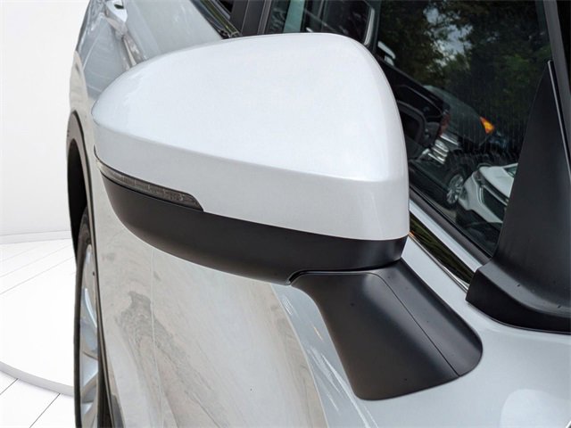 New 2025 Mitsubishi Outlander ES image 12