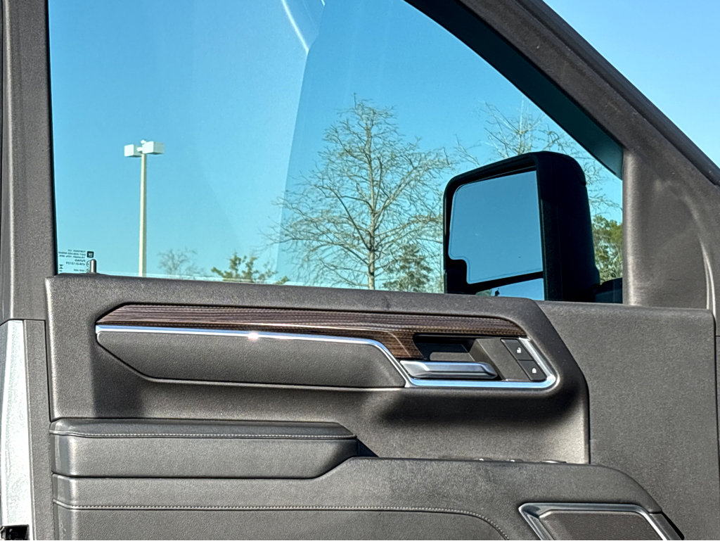 Used 2024 Chevrolet Silverado 2500 LT w/ Convenience Package image 9