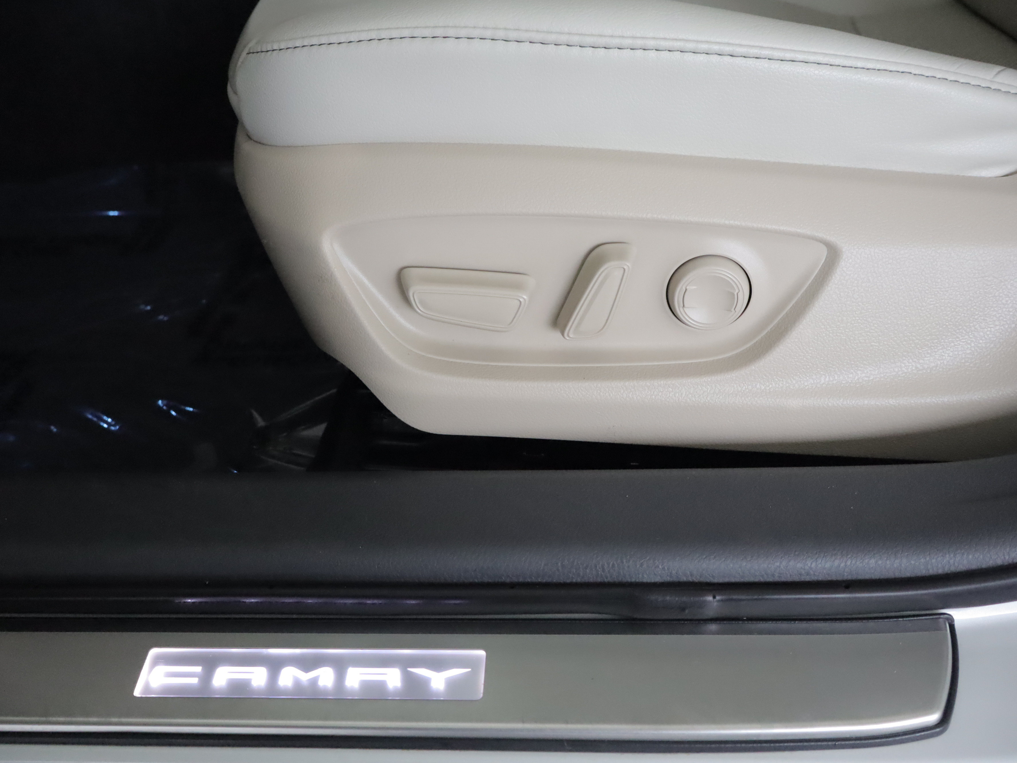 Used 2023 Toyota Camry XLE AWD/4WD image 12