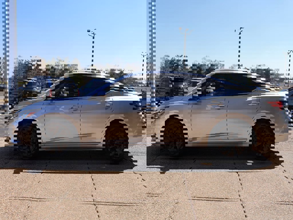 Used 2022 Nissan Sentra SV image 3