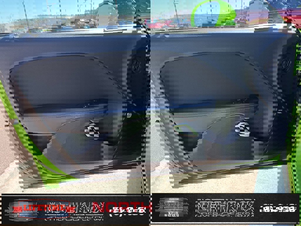 Used 2023 Dodge Challenger SXT w/ Blacktop Package image 8