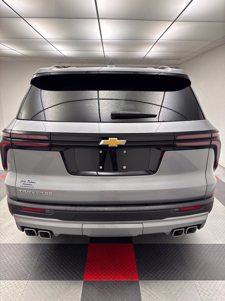 Used 2026 Chevrolet Traverse LT FWD image 6